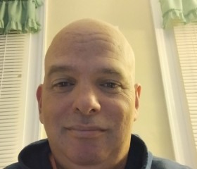 Chris, 49, Pittsfield