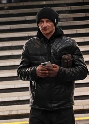 Анатолий из Москвы 47 лет