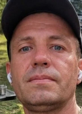 Олег из Челябинска 43 года