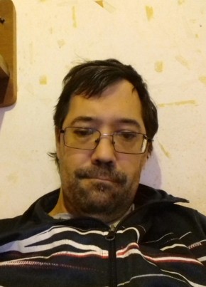 Sébastien , 46, République Française, Cholet