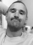 Makeuwet, 35, Hamilton