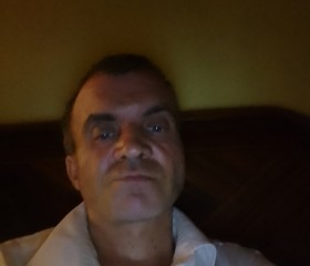 Olivier Cédric, 43, Saintes