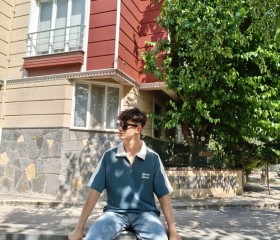 Berkay, 18, Karacabey