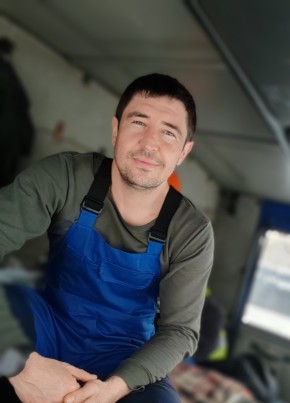 Павел из Черноморския 35 лет