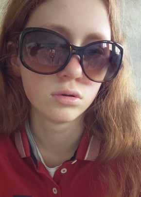 Anya из Долгопрудныя 18 лет