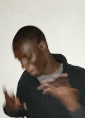 Charles Moseti из Nairobi 18 лет