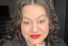 Nina, 40 - Just Me