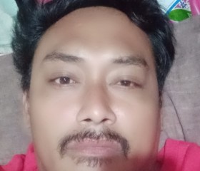 Mark cruz, 36, Manila
