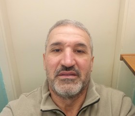 Mukhsiddin, 48, Solna