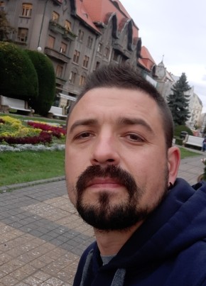Gian, 35, Repubblica Italiana, Broni