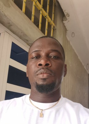 KYMES из Lomé 40 лет