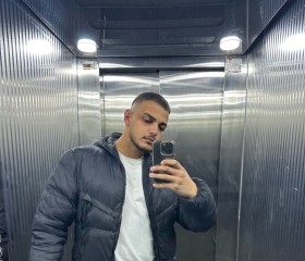 Naser, 18, Tel Aviv