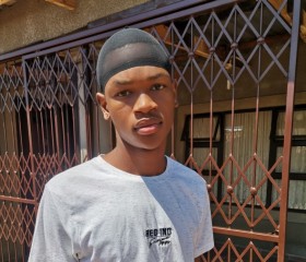 Sizwe, 23, Orkney