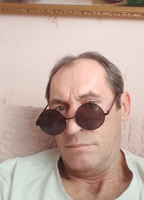 Олег из Харабали 53 года