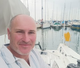 Yuri, 42, Vari
