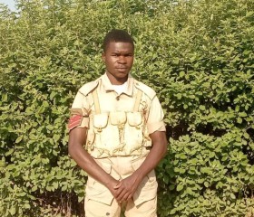 Emmanuel, 19, Ndola