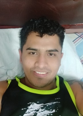 Yoel, 26, República del Ecuador, Quito