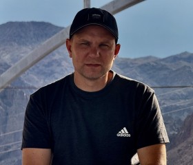 Aleksandr, 43, Van Nuys