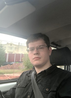Андрей из Томска 24 года