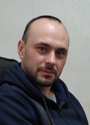 Игорь из Мегиона 42 года