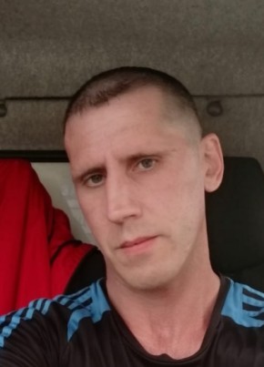 Денис из Кораблино 42 года