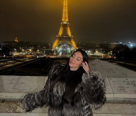 Viktoria Simonov, 30, Mons