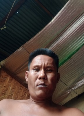 Naing из Rangoon 18 лет