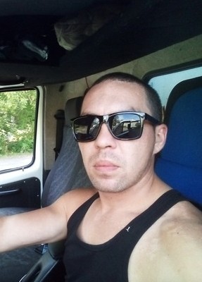 Юрий, 31, Россия, Богданович