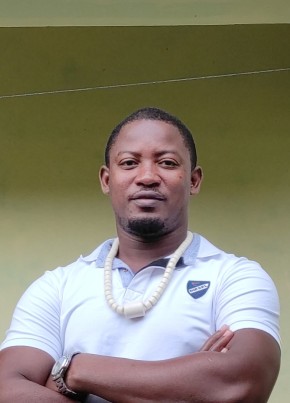 EMMANUEL, 39, République Gabonaise, Libreville