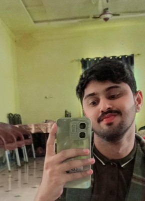 Ahed из گوجرانوالہ 18 лет
