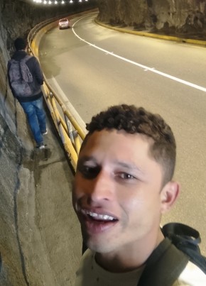 Lisandro из Medellín 26 лет