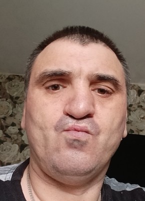 Виктор из Донецка 44 года