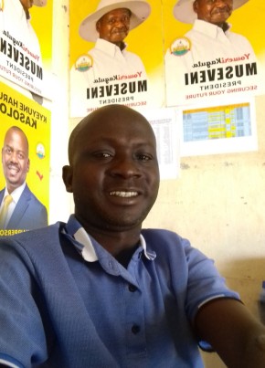 Esangu David из Soroti 18 лет