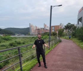 ALIM, 27, Seongnam-si