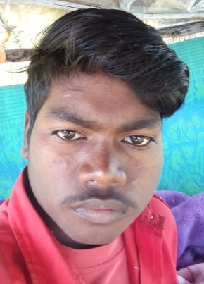 Pradeep Bhumiya, 20, India, Murwāra