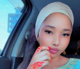 Sophia, 24, Dar es Salaam