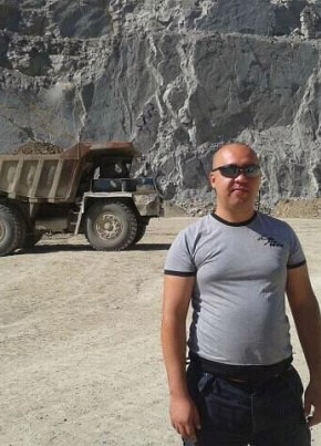 Aleksey, 44, Russia, Prokhladnyy