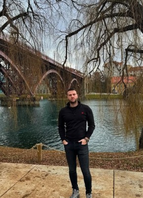 Даниил из Нового Уренгоя 36 лет
