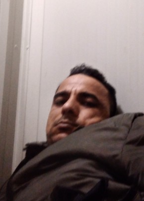 Ahmed, 33, Repubblica Italiana, Bussoleno
