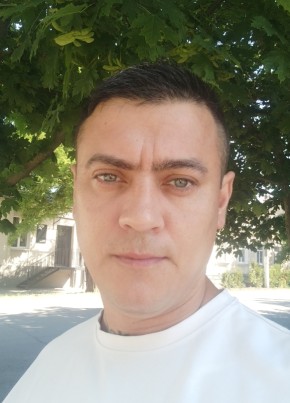 Денис из Таганрога 37 лет