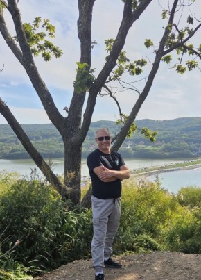 Дмитрий из Артема 42 года