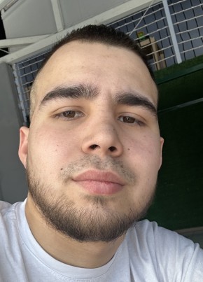 Maksim, 23, Russia, Neja