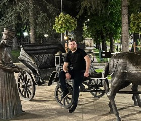 Umar, 30, Astara