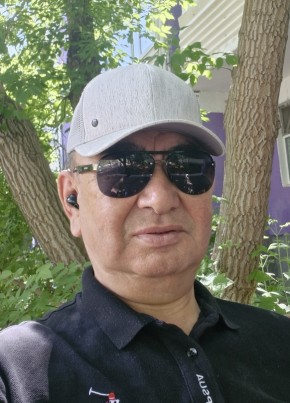 Make из Астаны 60 лет