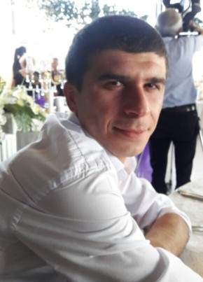 Ali. izzet, 31, Türkiye Cumhuriyeti, Ankara