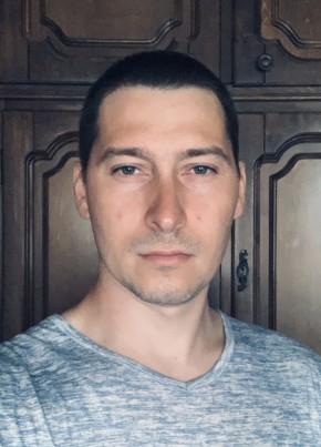 Максим из Щекино 35 лет