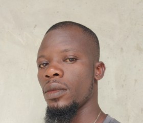 Xmax le Roi, 35, Come