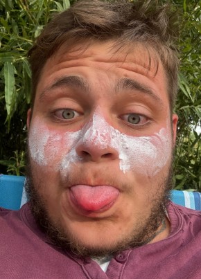 Михаил из Красноярска 23 года