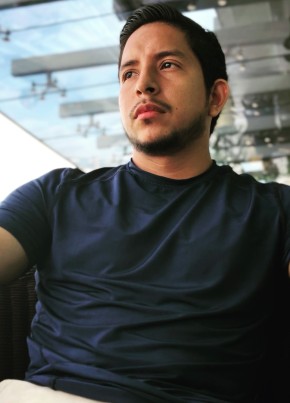 Andres González, 30, República del Ecuador, Guayaquil