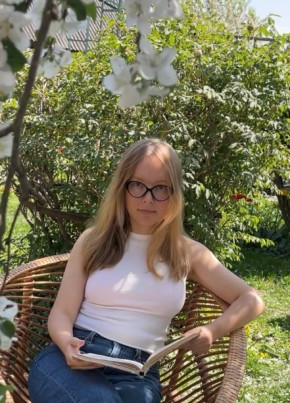 Alena из Берасьце 36 лет